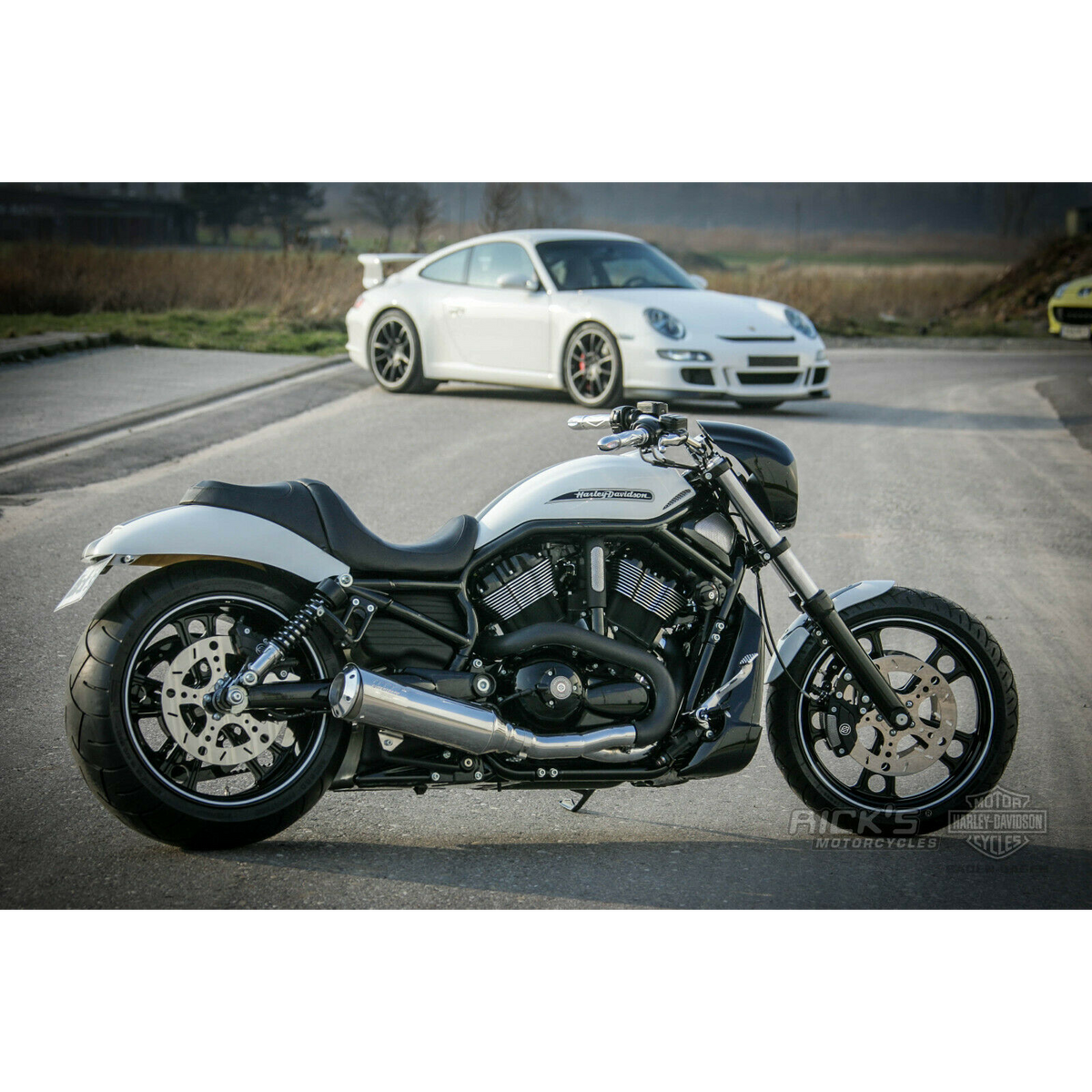 Rick's GRP Rear Fender with LED Taillight - V-Rod 02-17