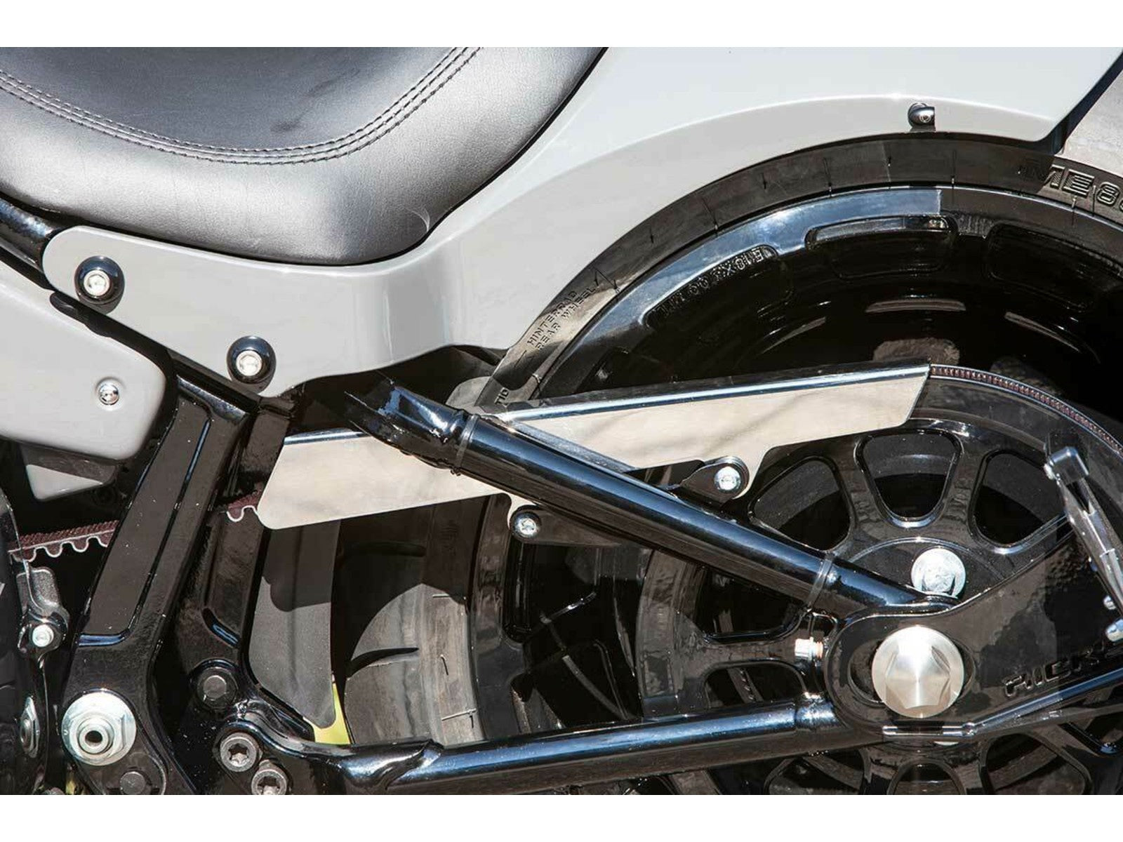 Rick's Belt Guard Polished Plain - Softail 18-up