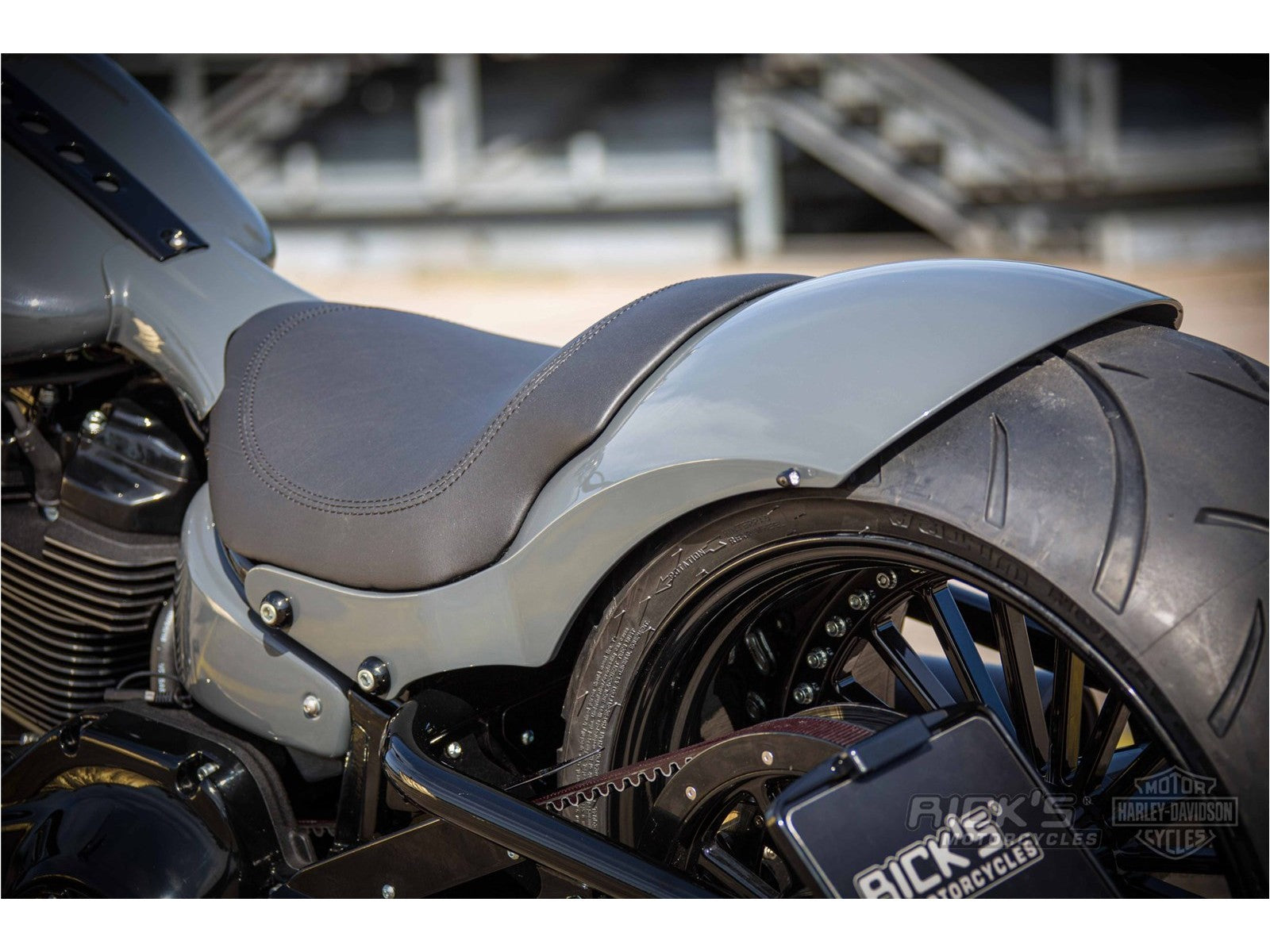 Guardabarros trasero de acero Rick's 300 - Softail Wide 18 en adelante 