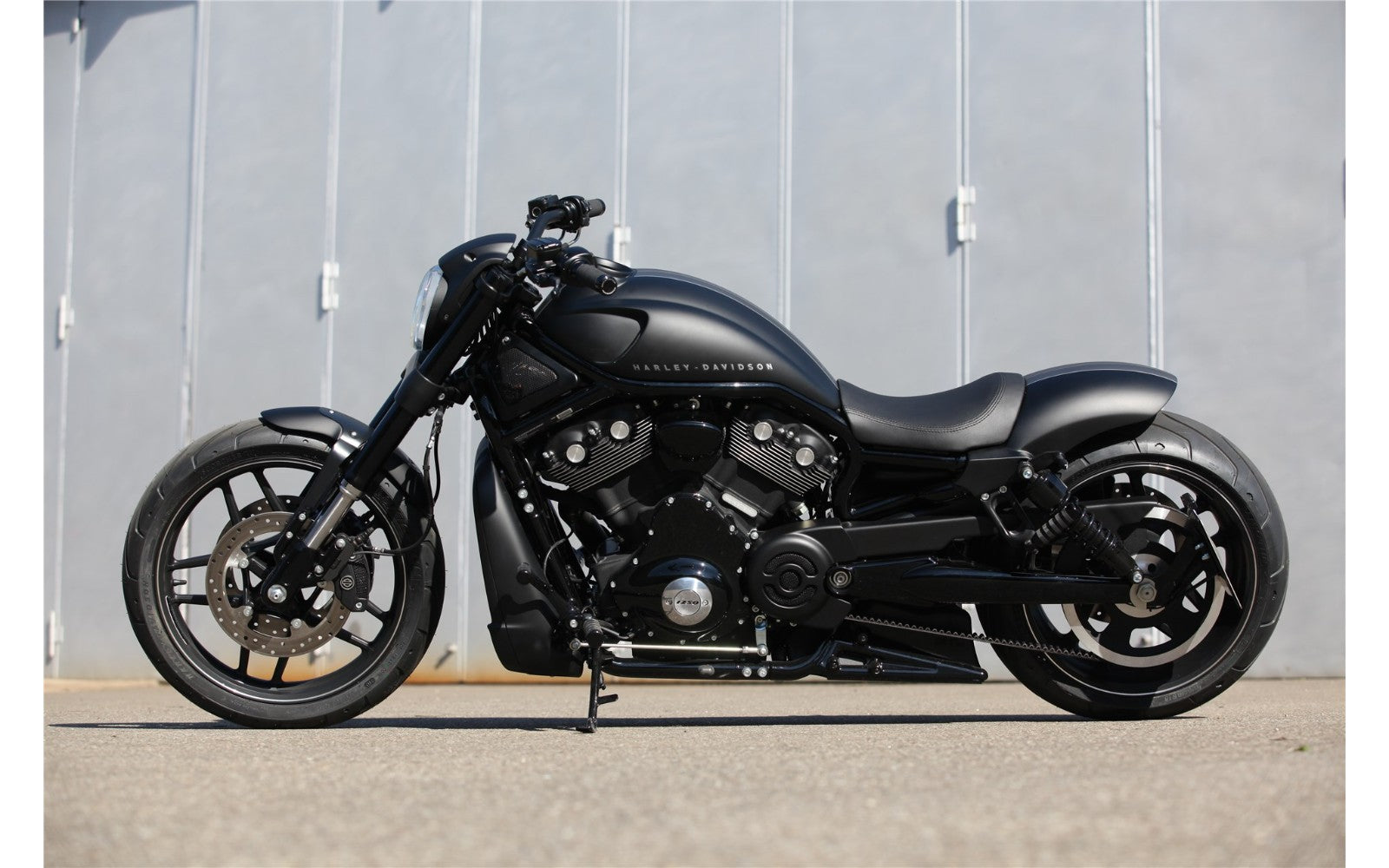 Rick's Kennzeichenhalterung, glänzend schwarz - V-Rod 02-06