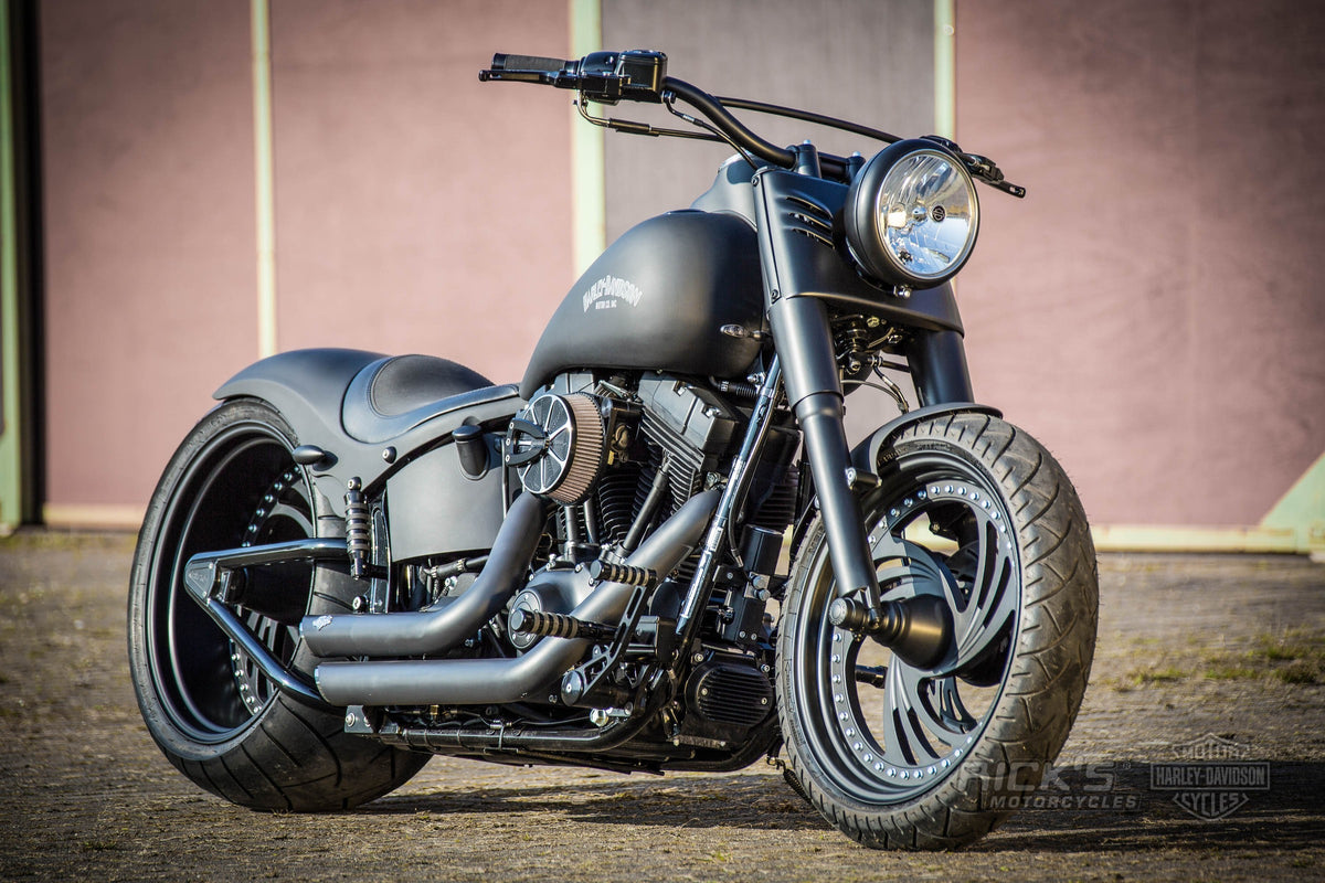 Rick's Hollister wheels on a custom Harley-Davidson
