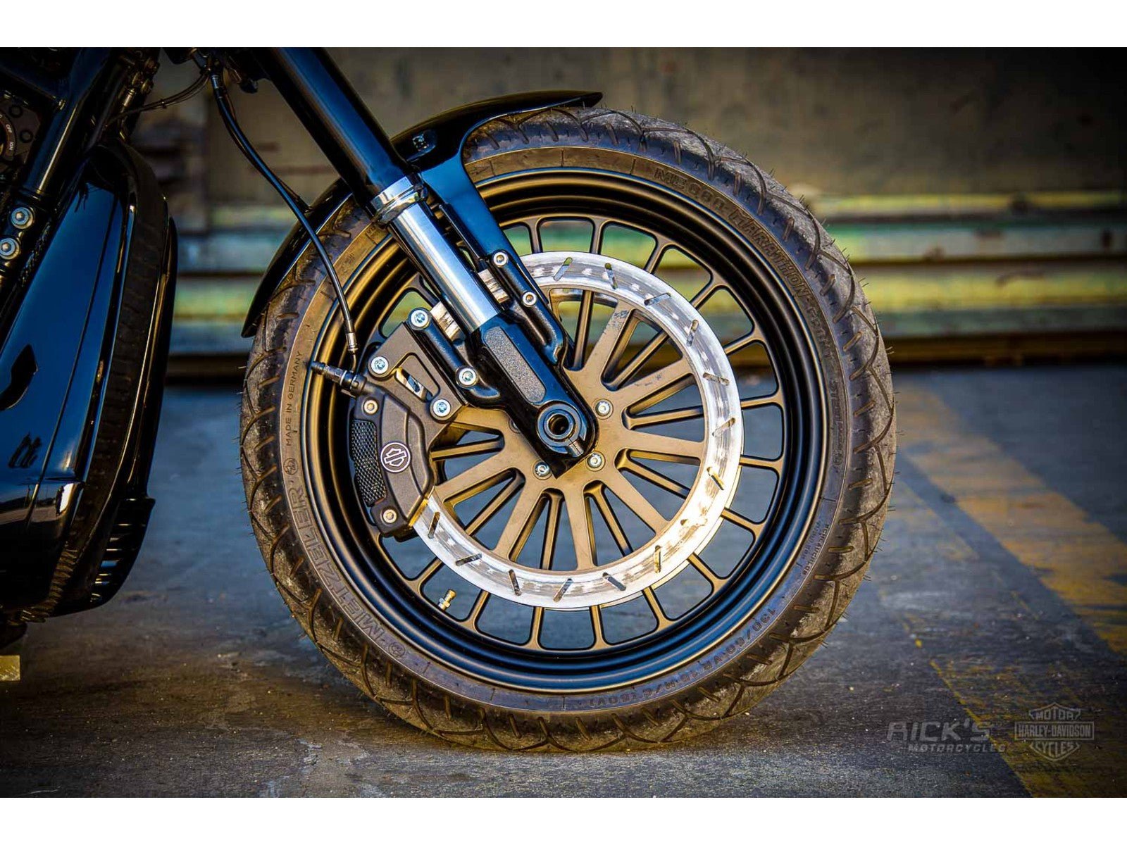 Rick's 18" Front Fender - V-Rod 12-17