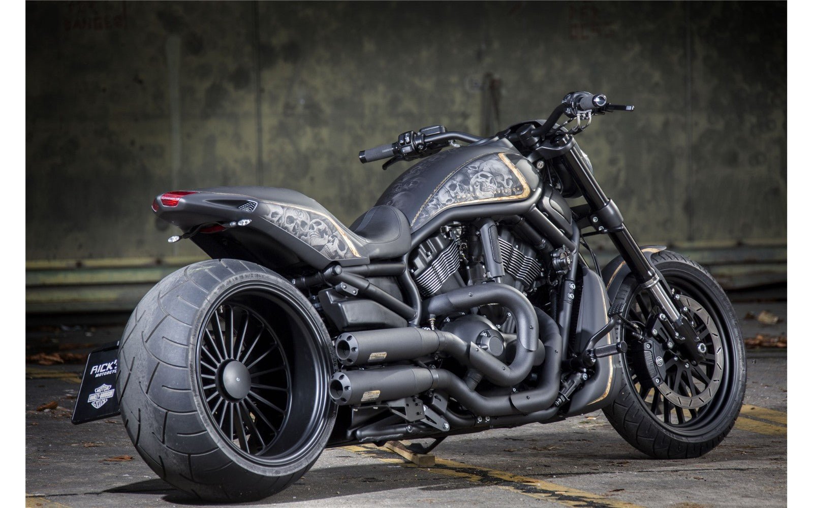 Rick's Airbox Cover “Race” - V - Rod 02 - 17 - Rick's Motorcycles USA - Custom Parts for Harley - Davidson