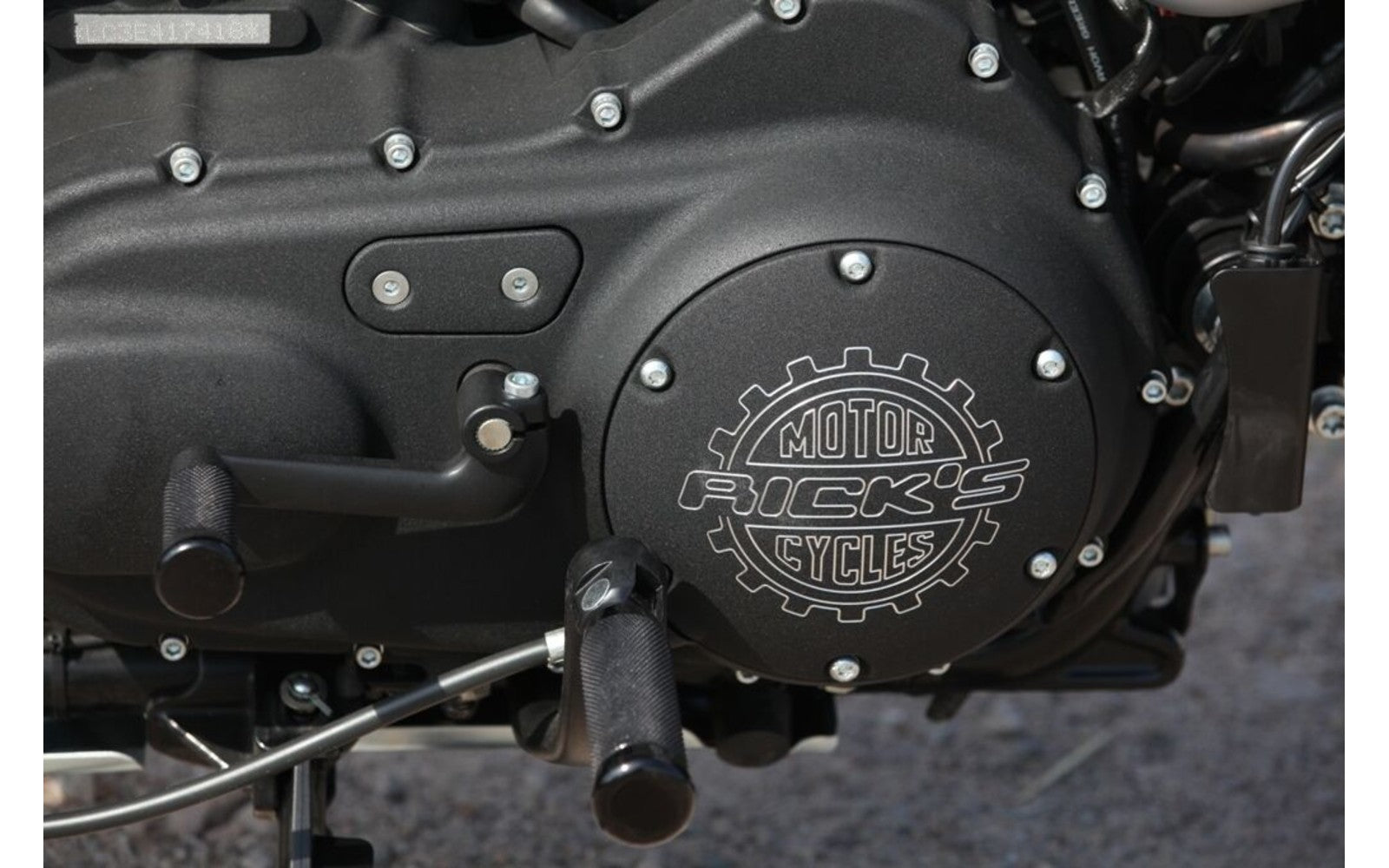 Rick's Derby Cover Wrinkle Black - Sportster 04-up