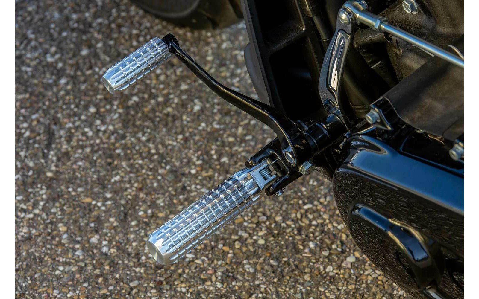 Rick's Footpegs "AK4.7" Raw - Softail 18 - up / Sportster S - Rick's Motorcycles USA - Custom Parts for Harley - Davidson