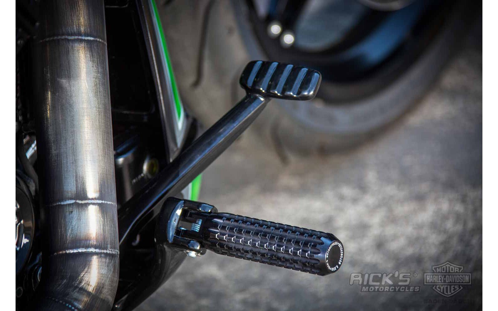 Rick's Footpegs "AK4.7" Raw - Softail 18 - up / Sportster S - Rick's Motorcycles USA - Custom Parts for Harley - Davidson
