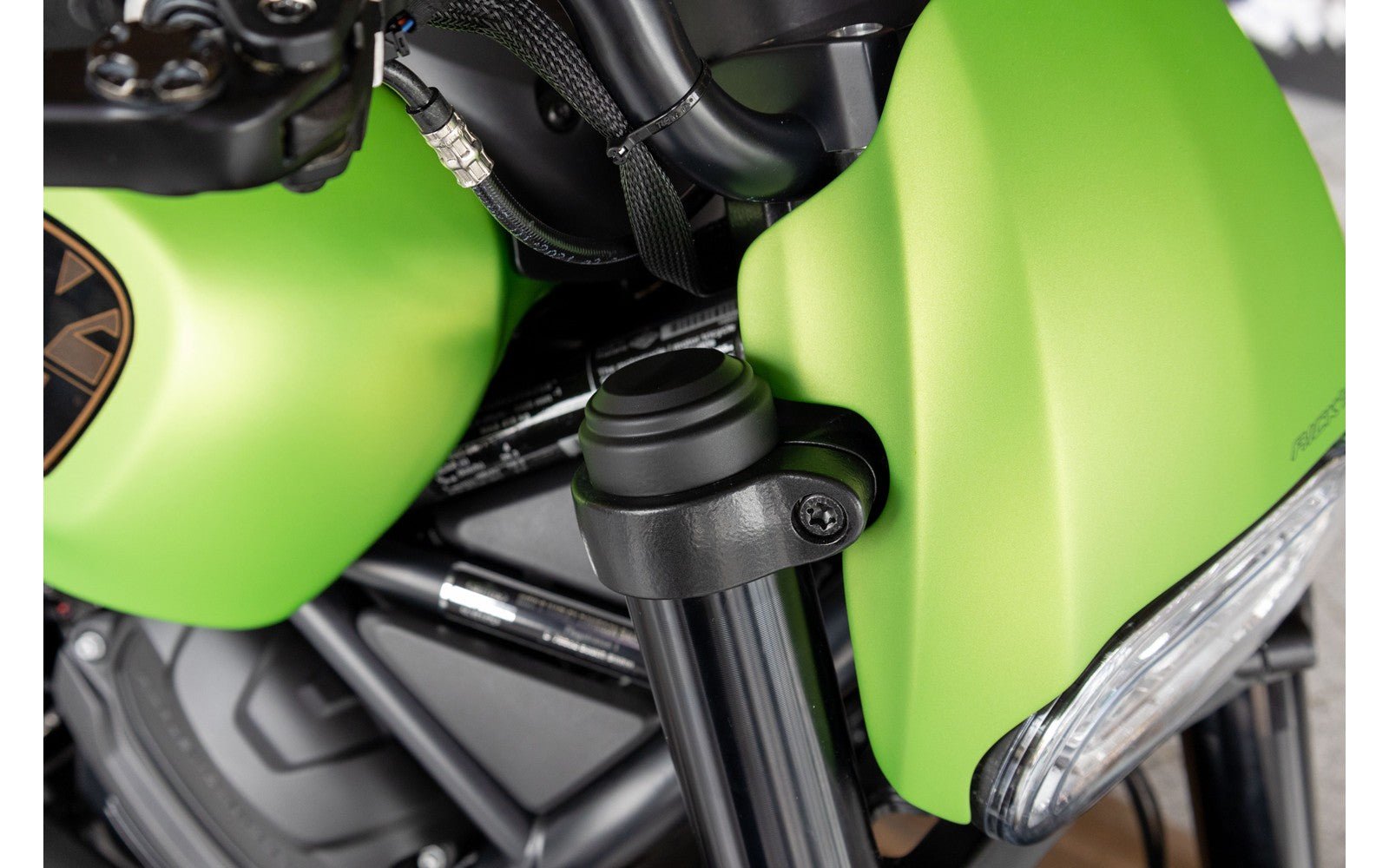 Rick's Fork Tubes Top Covers "Smooth" - Sportster S 21-up