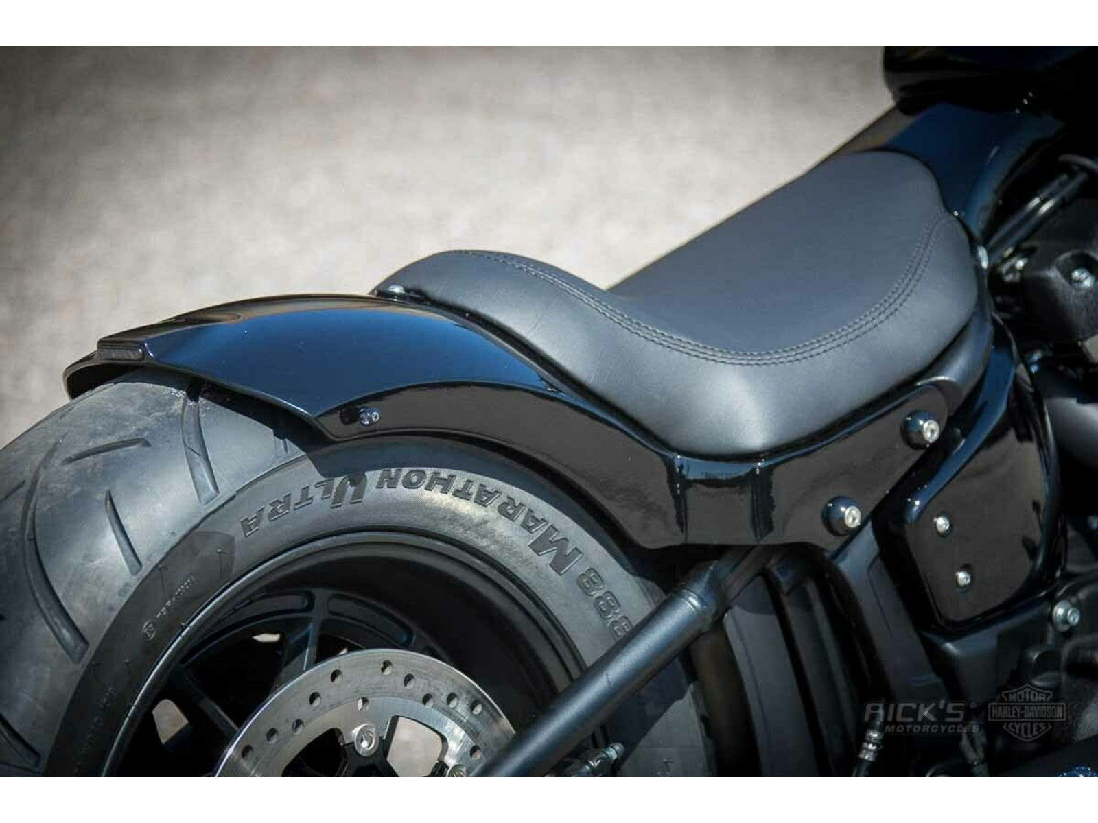 Guardabarros trasero de acero Rick's 180 - Softail Narrow 18 en adelante 