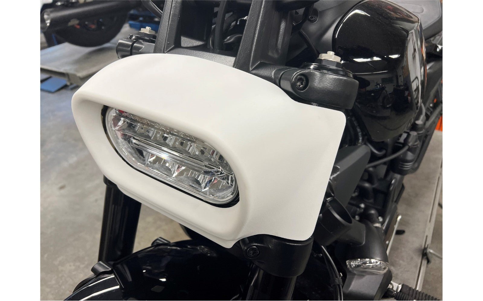 Rick's Headlight Mask "FAT" Gloss Black - Sportster S 21 - up - Rick's Motorcycles USA - Custom Parts for Harley - Davidson