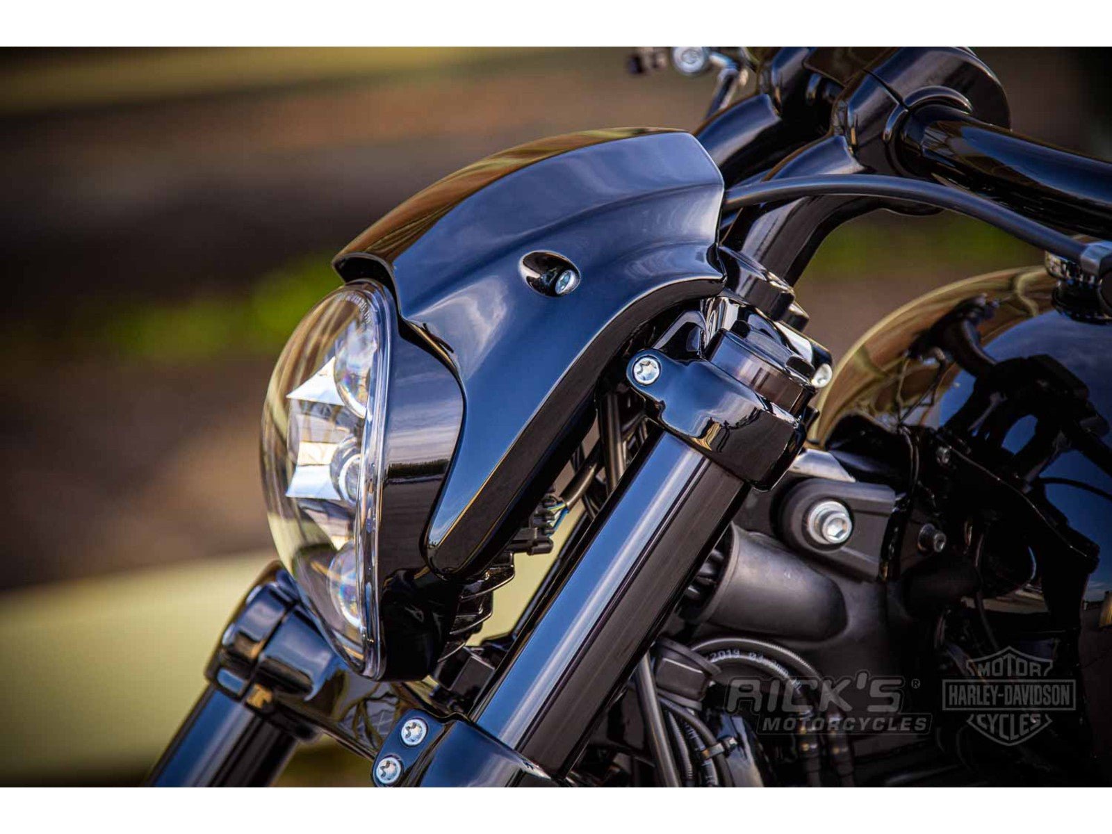 Rick's Headlight Mask Gloss Black - Breakout 18 - up - Rick's Motorcycles USA - Custom Parts for Harley - Davidson