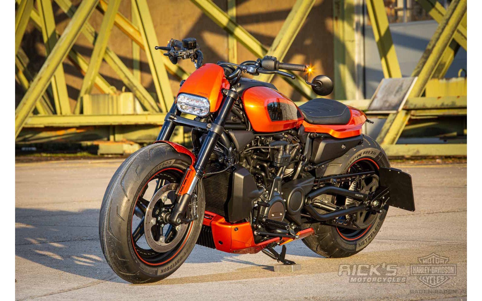 Rick's Headlight Mask Gloss Black - Sportster S 21-up
