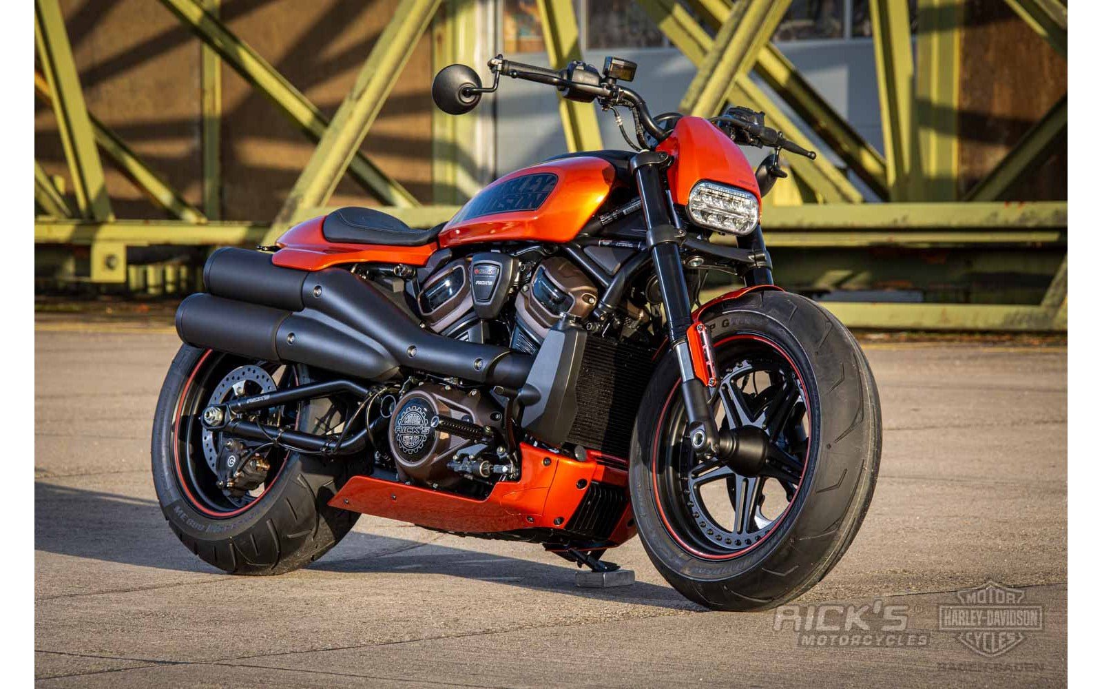 Rick's Headlight Mask Gloss Black - Sportster S 21-up