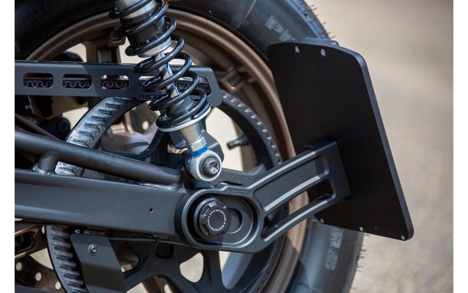 Rick's License Plate Bracket / Matte Black - Nightster 22-up