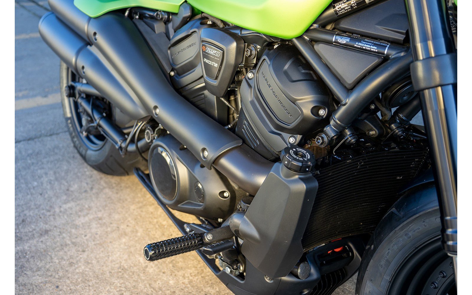 Rick's Radiator Cap Cover "Premium" - Sportster S / Nightster