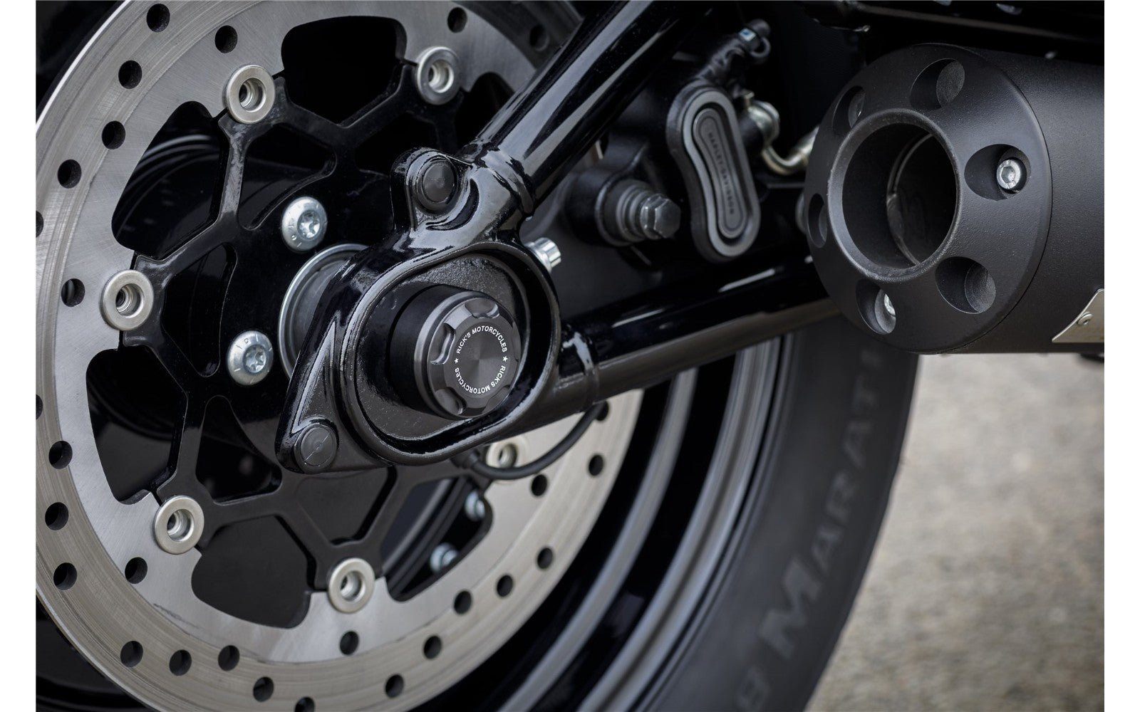 Rick's Rear Axle Cover Premium - Softail 18 - up - Rick's Motorcycles USA - Custom Parts for Harley - Davidson