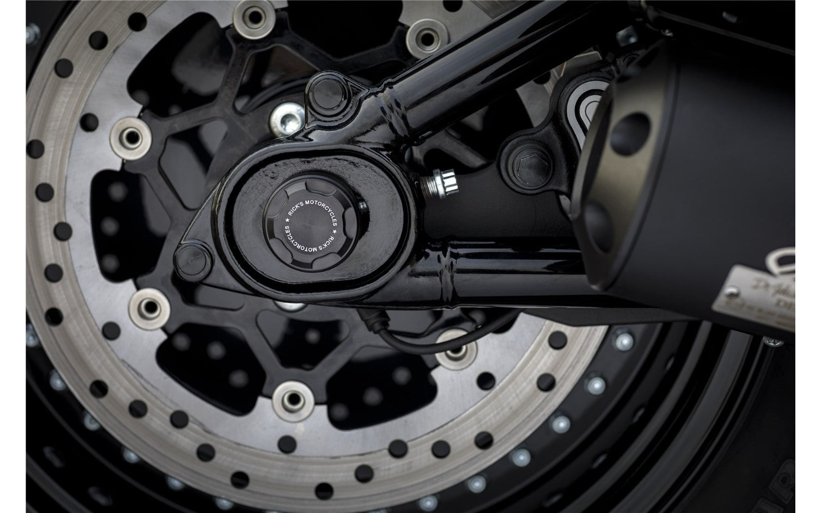 Rick's Rear Axle Cover Premium - Softail 18 - up - Rick's Motorcycles USA - Custom Parts for Harley - Davidson