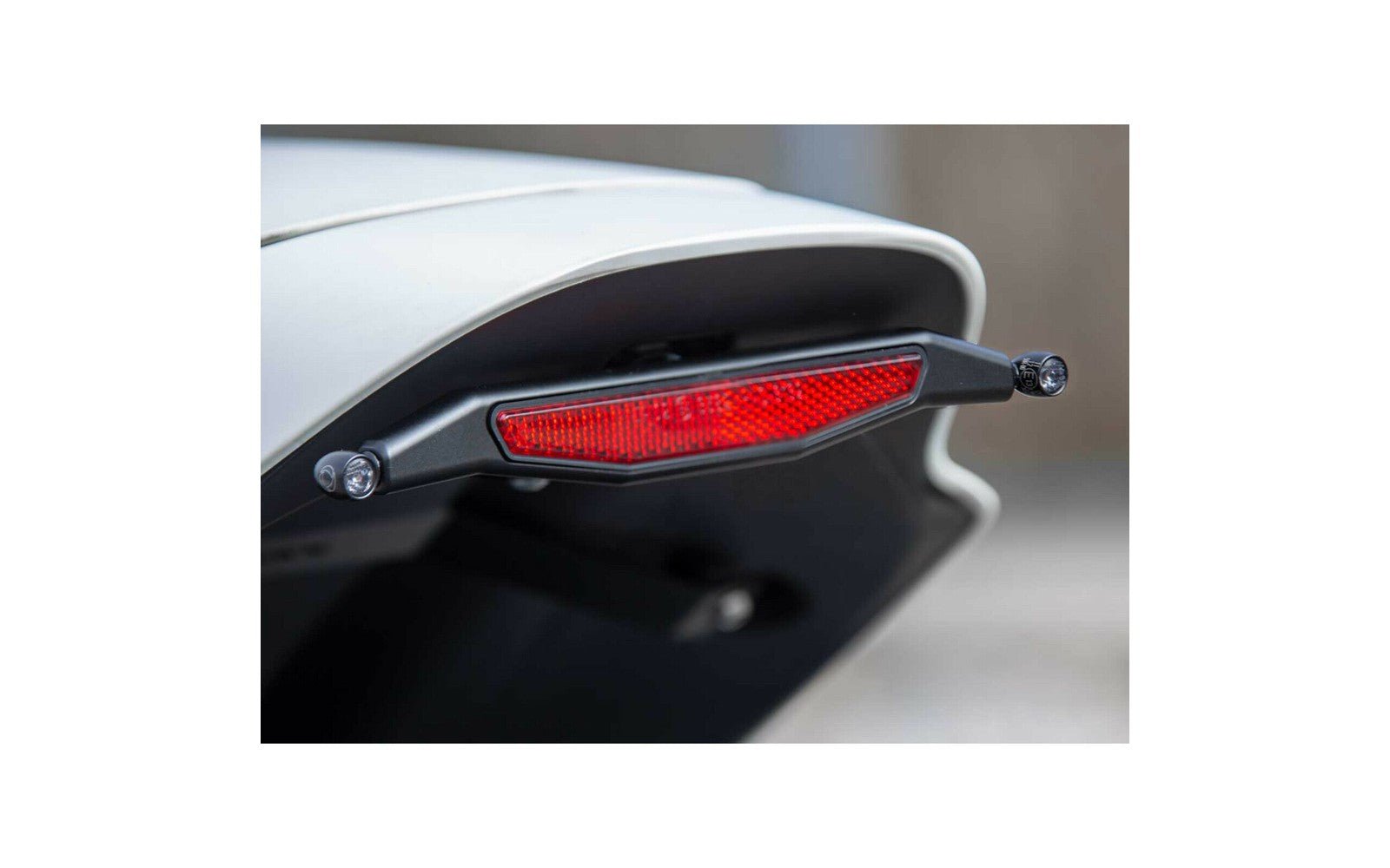 Rick's Rear Indicator Bracket with indicators - FXDR