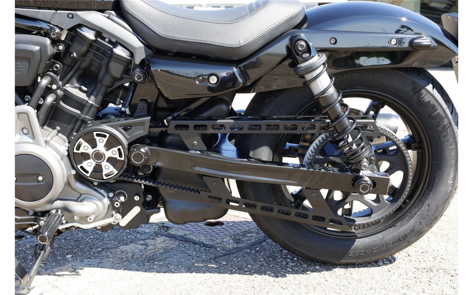 Rick's Swingarm Axle Cover Premium - Nightster 22-up